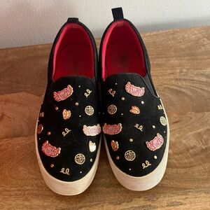 EUC ALDO platform slip on